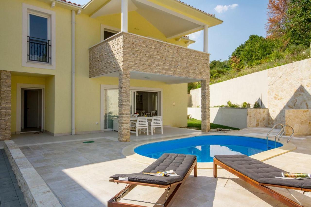 House Sunny Rock Baska Villa Exteriör bild