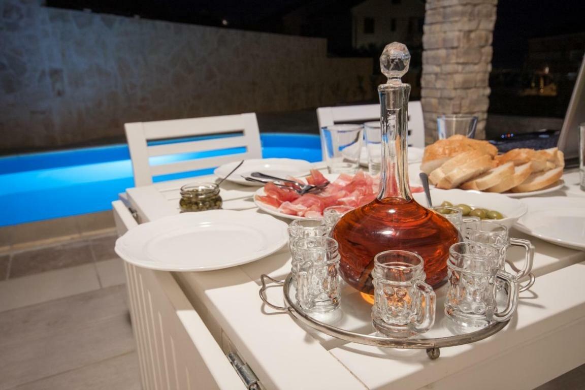 House Sunny Rock Baska Villa Rum bild